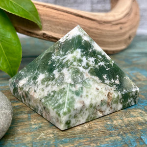 Tree Agate pyramid