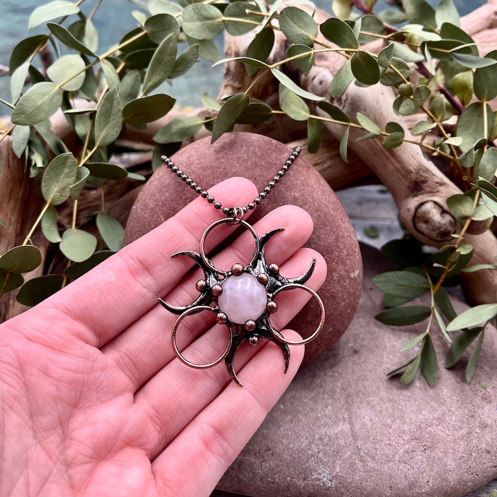 Rose Quartz Circle Trinity Necklace - Bronze