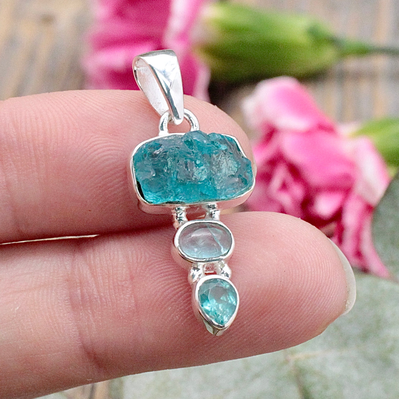 JN2619-Apatite-Three-Stone-Pendant-2