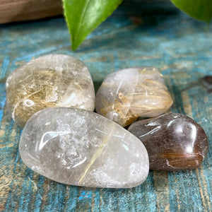 Rutilated Quartz stones