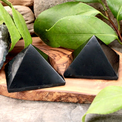 Short Shungite Pyramid