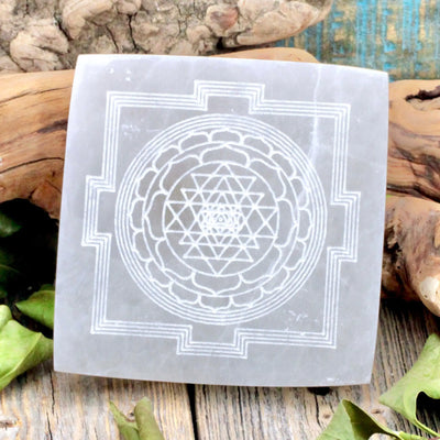 Selenite Charging Plate - Geometric Lotus