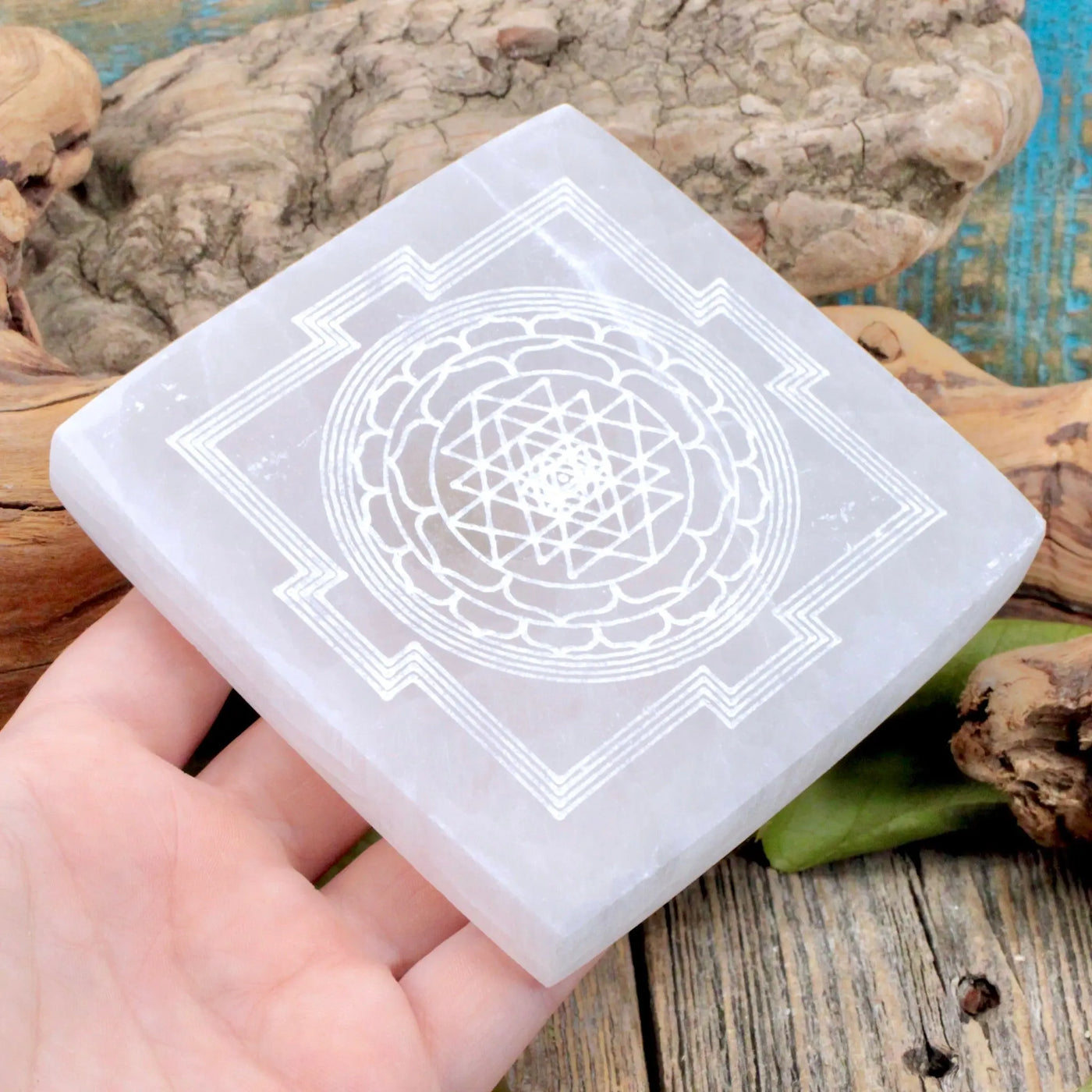 Selenite Charging Plate - Geometric Lotus